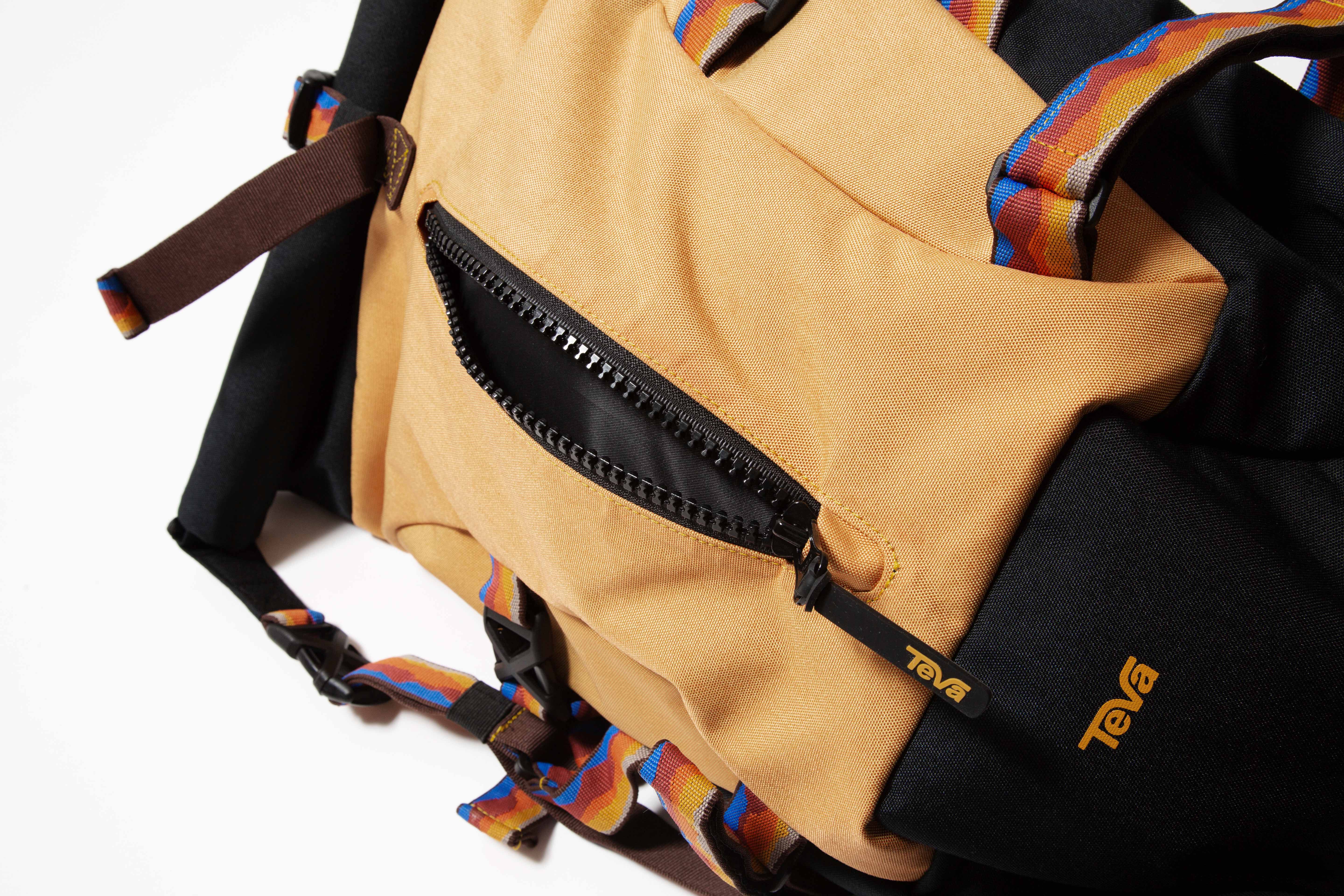 テバ公式【 オリジナルロールトップバックパックORIGINAL ROLLTOP BACKPACK 195719176365 】Teva