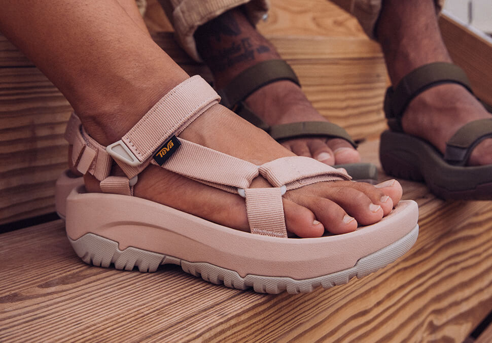 半額品 Teva GREEN ハリケーン LABEL 最初の RELAXING別注 ハリケーン