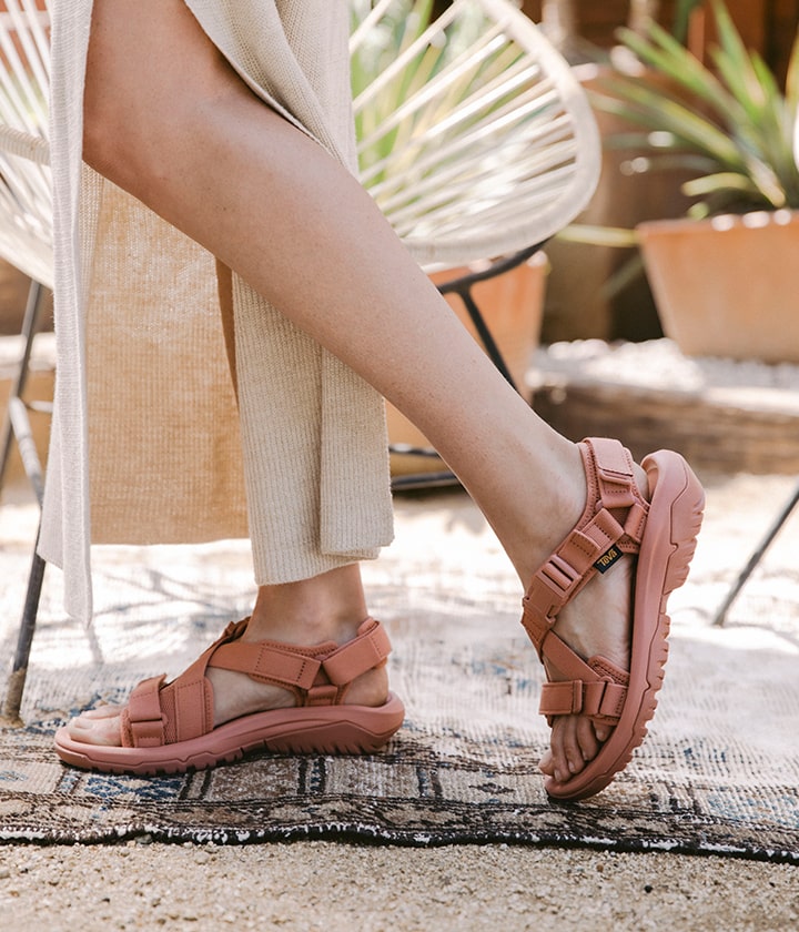 Teva テバ 公式サイト スポーツサンダル